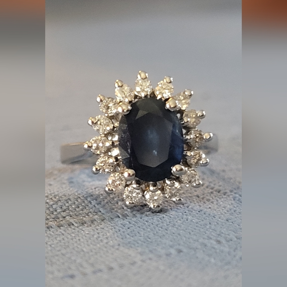 14k gold. Princess Diana Inspired Ring Sz 6